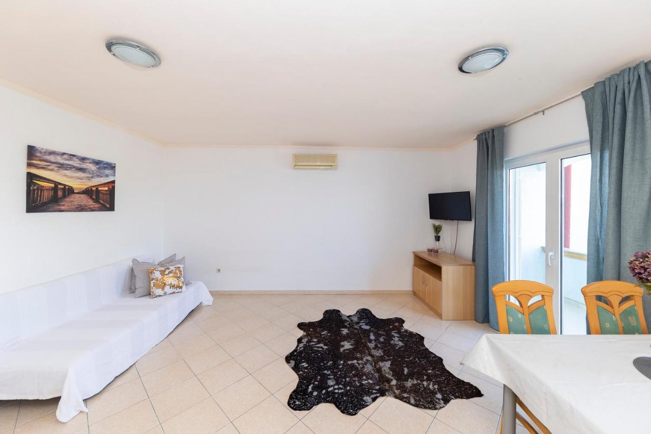 Apartments Seaside Bibinje Luaran gambar